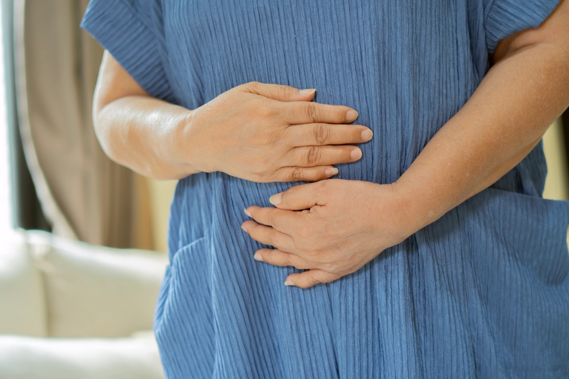 Menopauza qorin: Gormonal qorin yog'ini tushunish va undan qanday qutulish mumkin